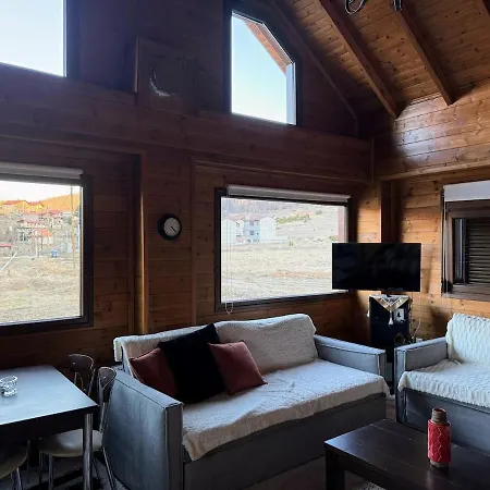 Oxygono Wooden House *